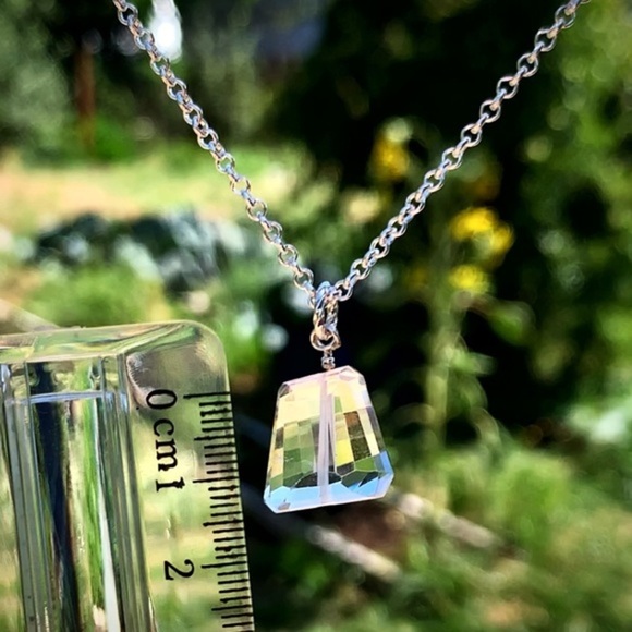 Genuine Hand Cut Crystal Quartz Pendant Necklace! - Picture 5 of 8